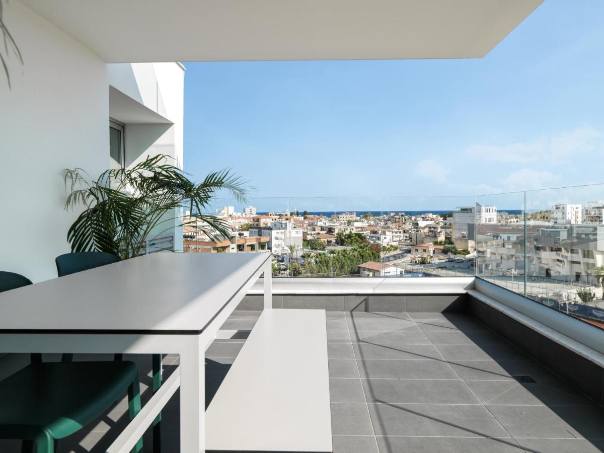 Liv Urban Suites ラルナカ エクステリア 写真