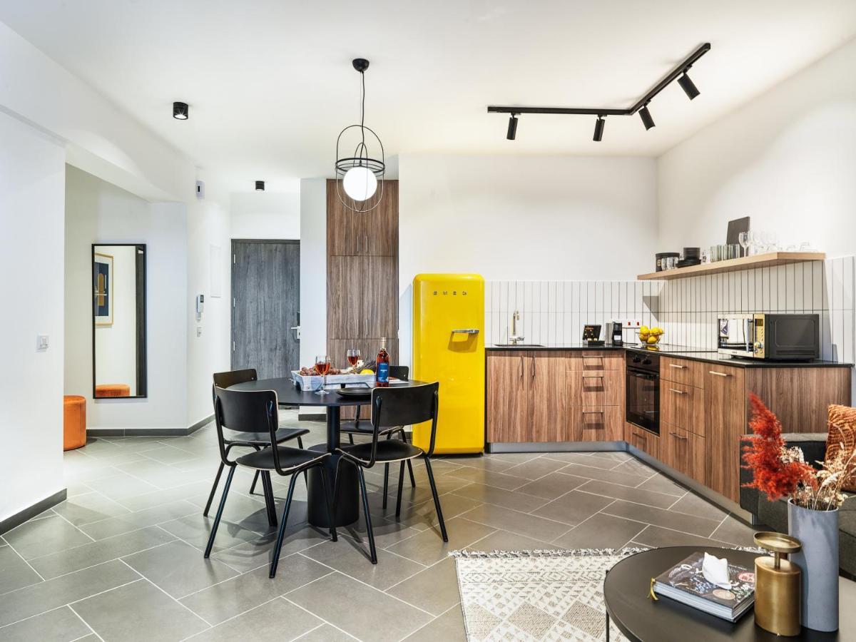 Liv Urban Suites ラルナカ エクステリア 写真