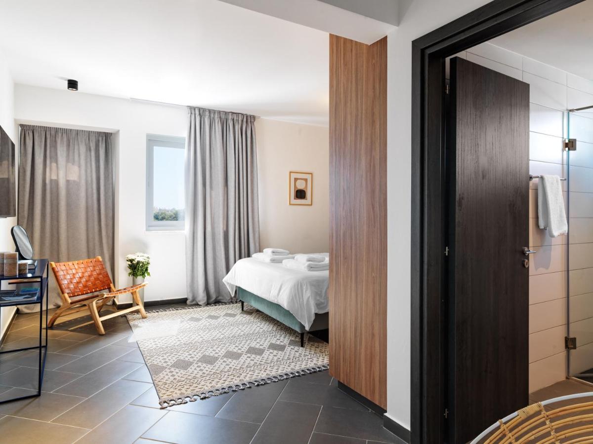 Liv Urban Suites ラルナカ エクステリア 写真