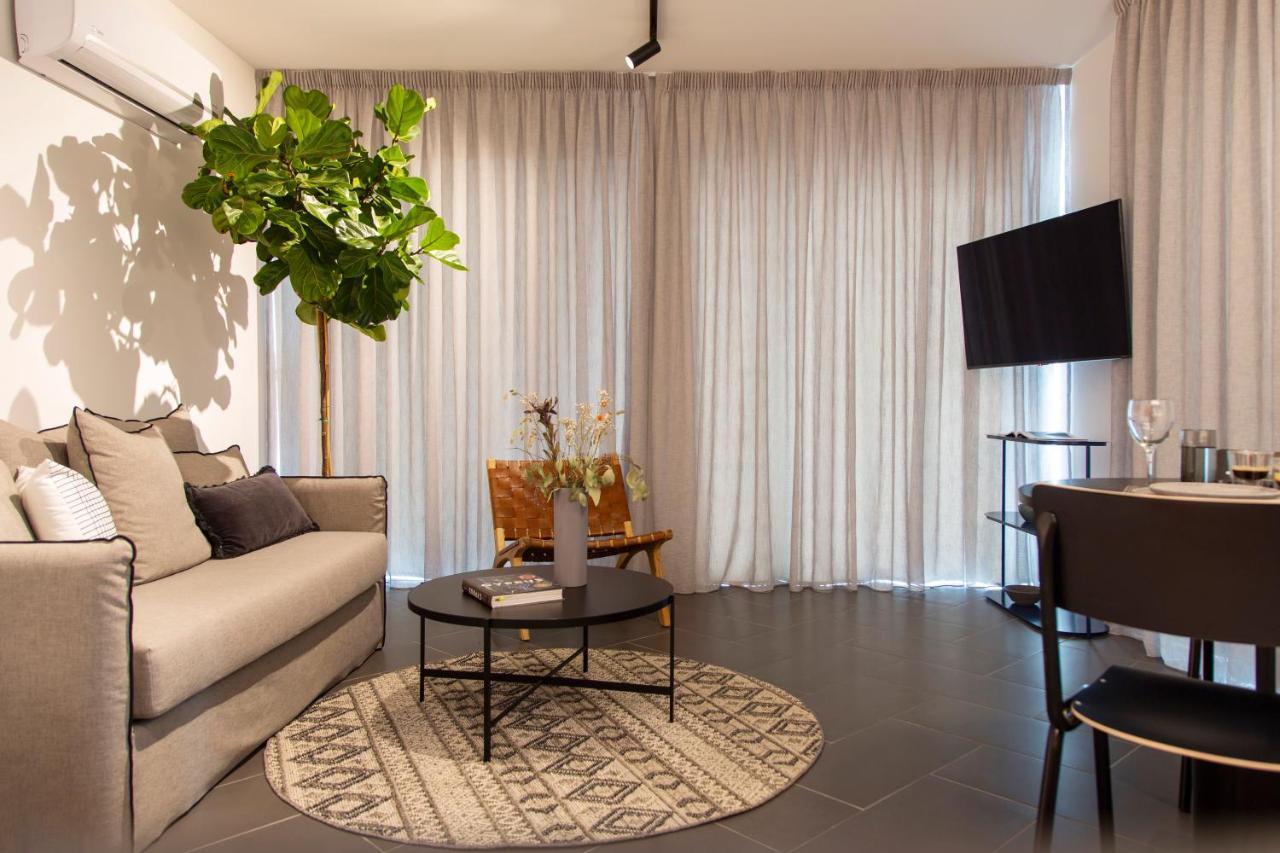 Liv Urban Suites ラルナカ エクステリア 写真