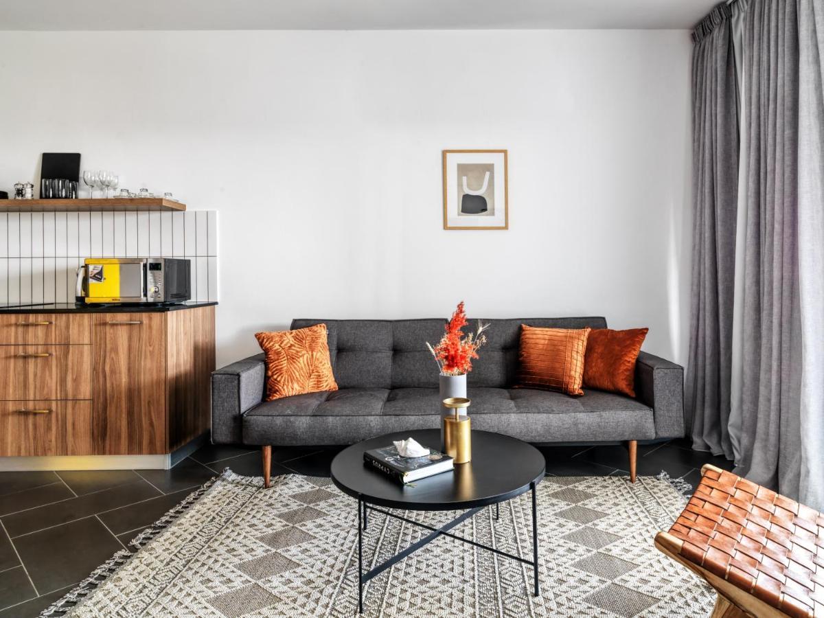 Liv Urban Suites ラルナカ エクステリア 写真