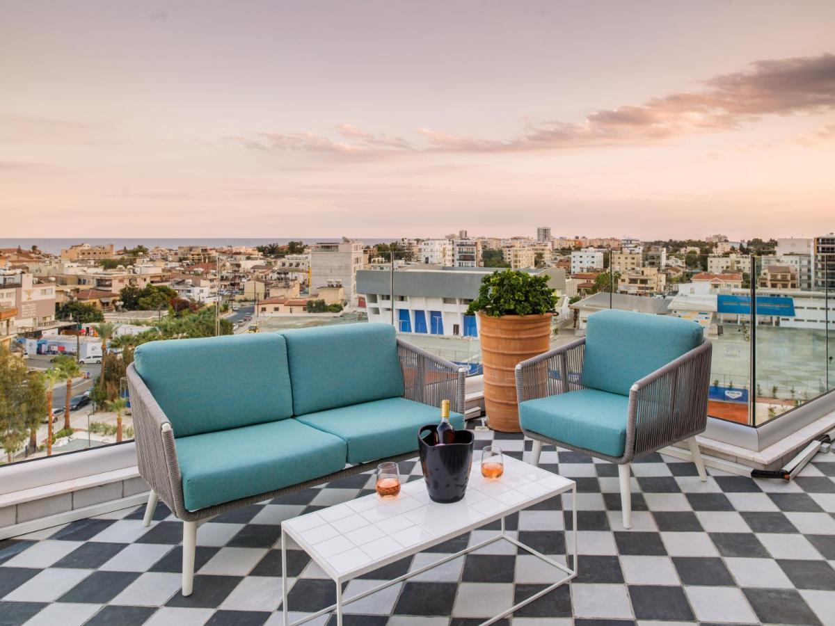 Liv Urban Suites ラルナカ エクステリア 写真